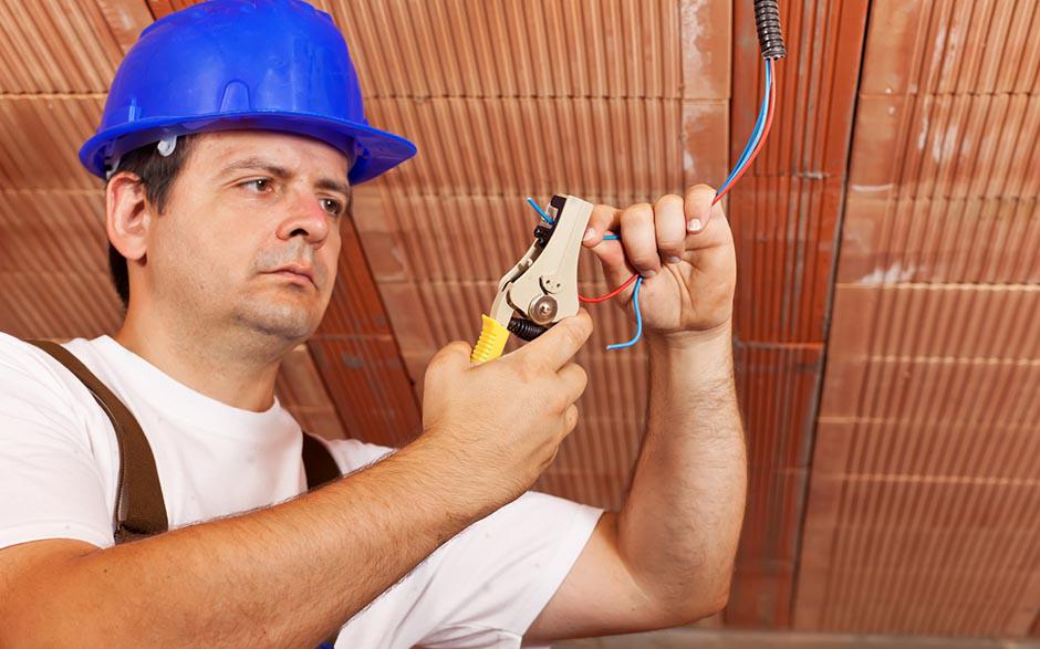 travail électricien Serris